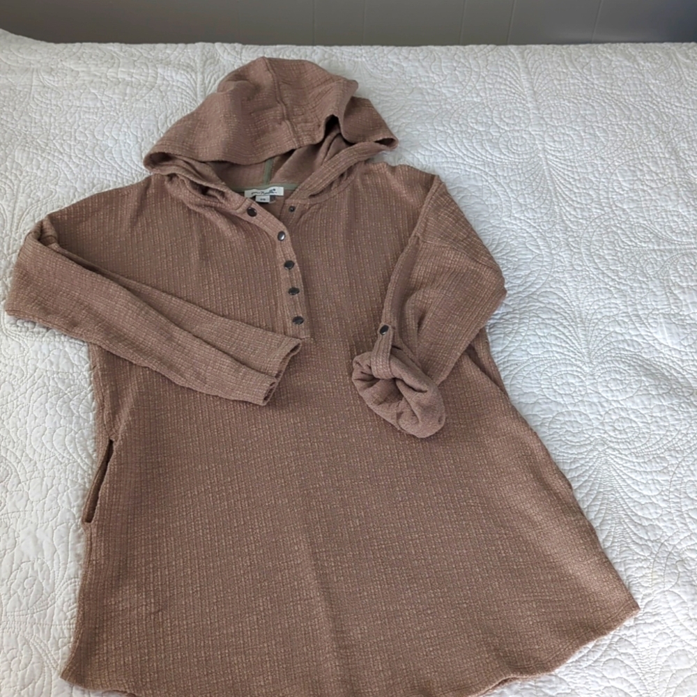 Simply Noelle snap Henley tunic Size S/M